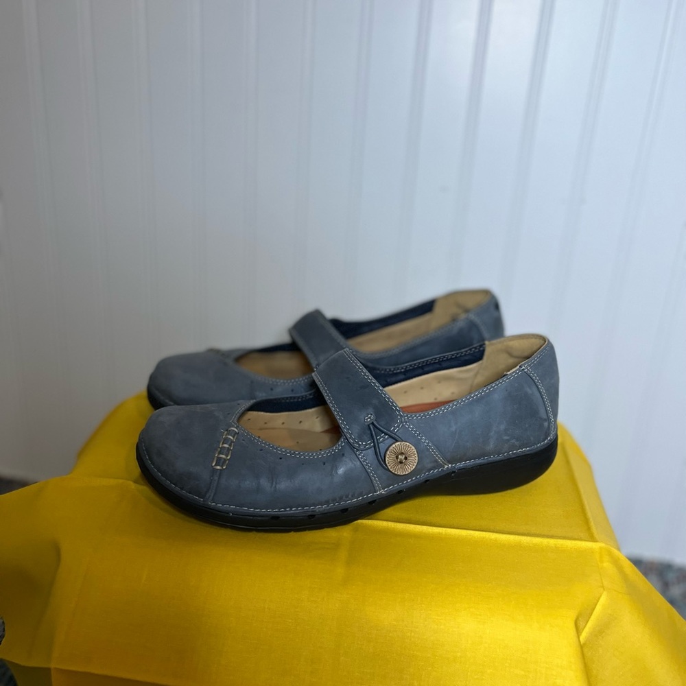 Unstructured Clark’s bluish/gray size 9